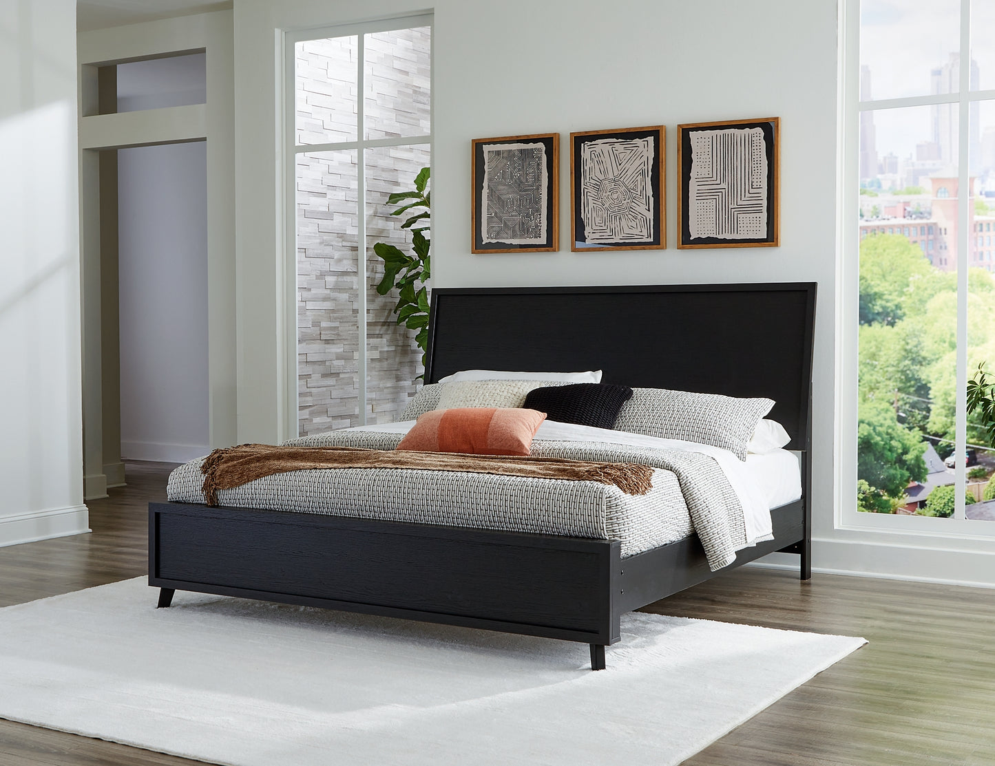 Danziar Panel Bed