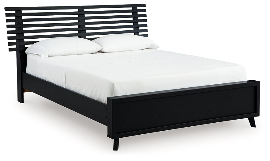 Danziar Slat Panel Bed