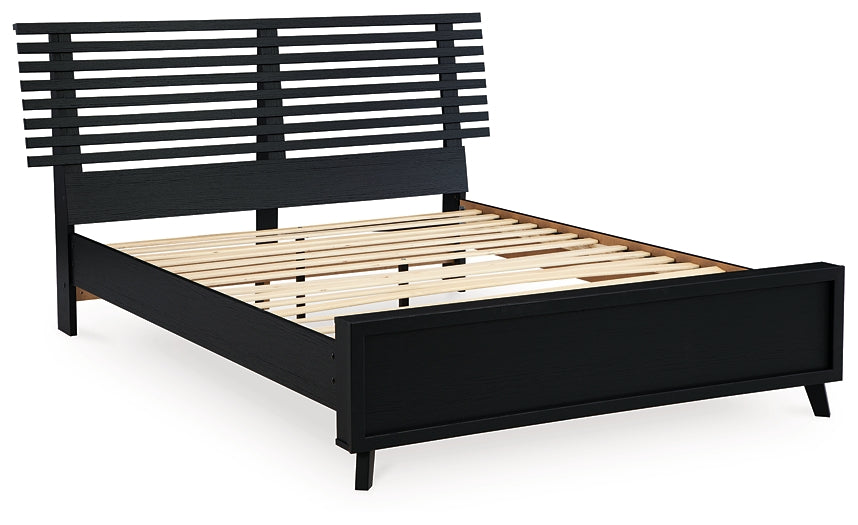 Danziar Slat Panel Bed