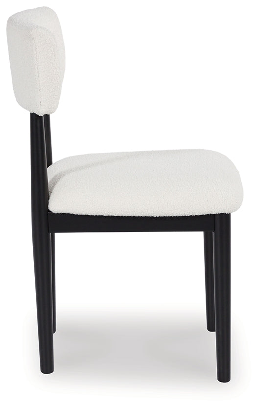 Xandrum Dining UPH Side Chair (2/CN)