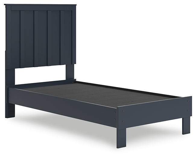 Simmenfort Platform Bed