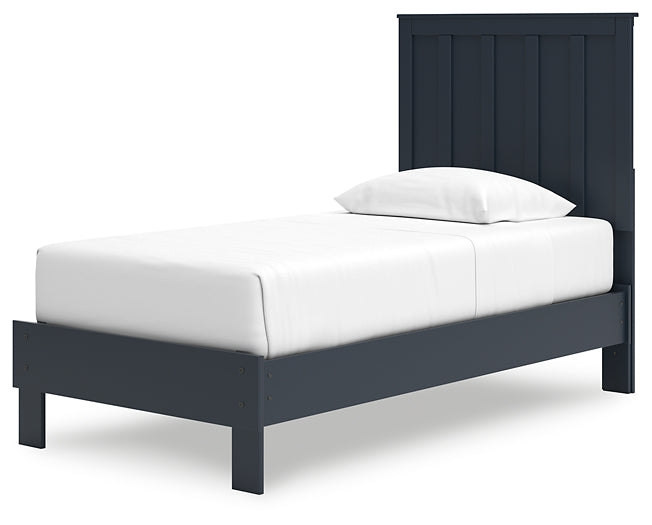 Simmenfort Platform Bed