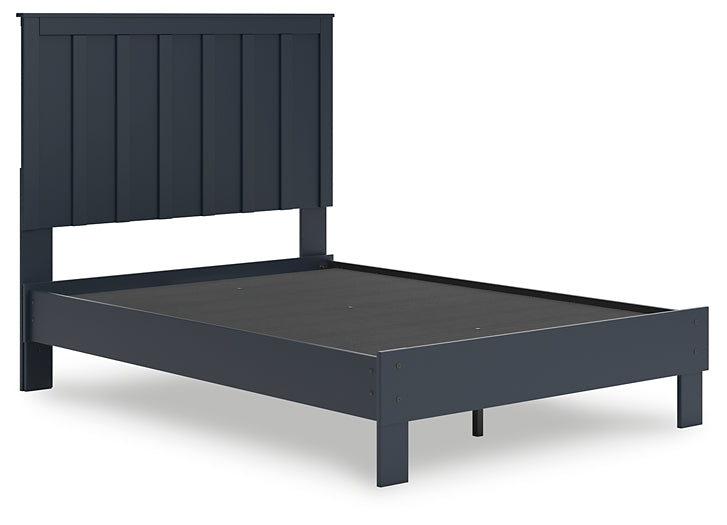 Simmenfort Platform Bed