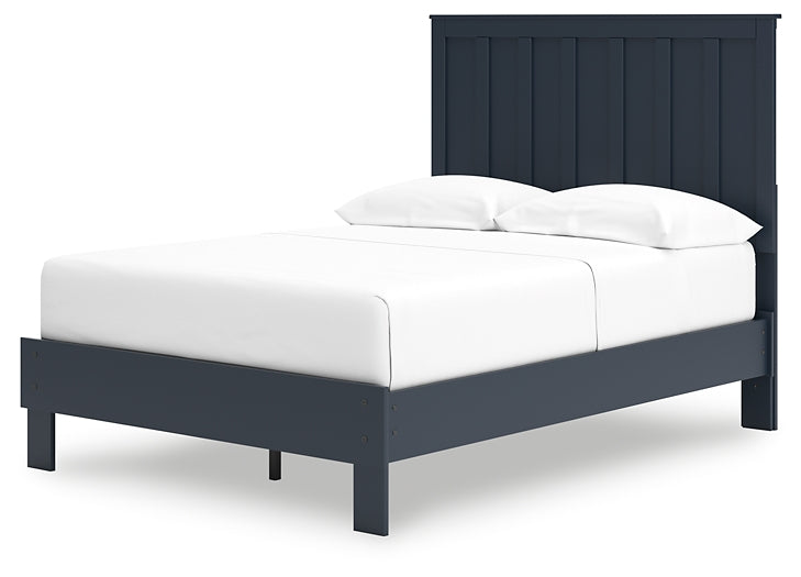 Simmenfort Platform Bed
