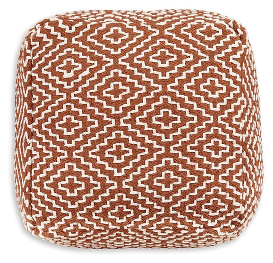 Brynnsen Pouf