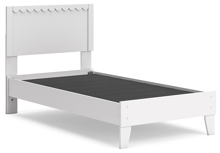 Hallityn Panel Platform Bed