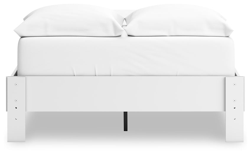 Hallityn Platform Bed