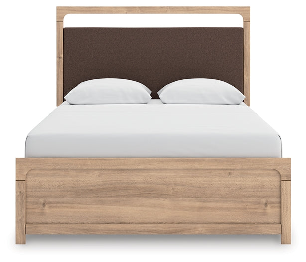 Kinlanni Queen Upholstered Platform Bed