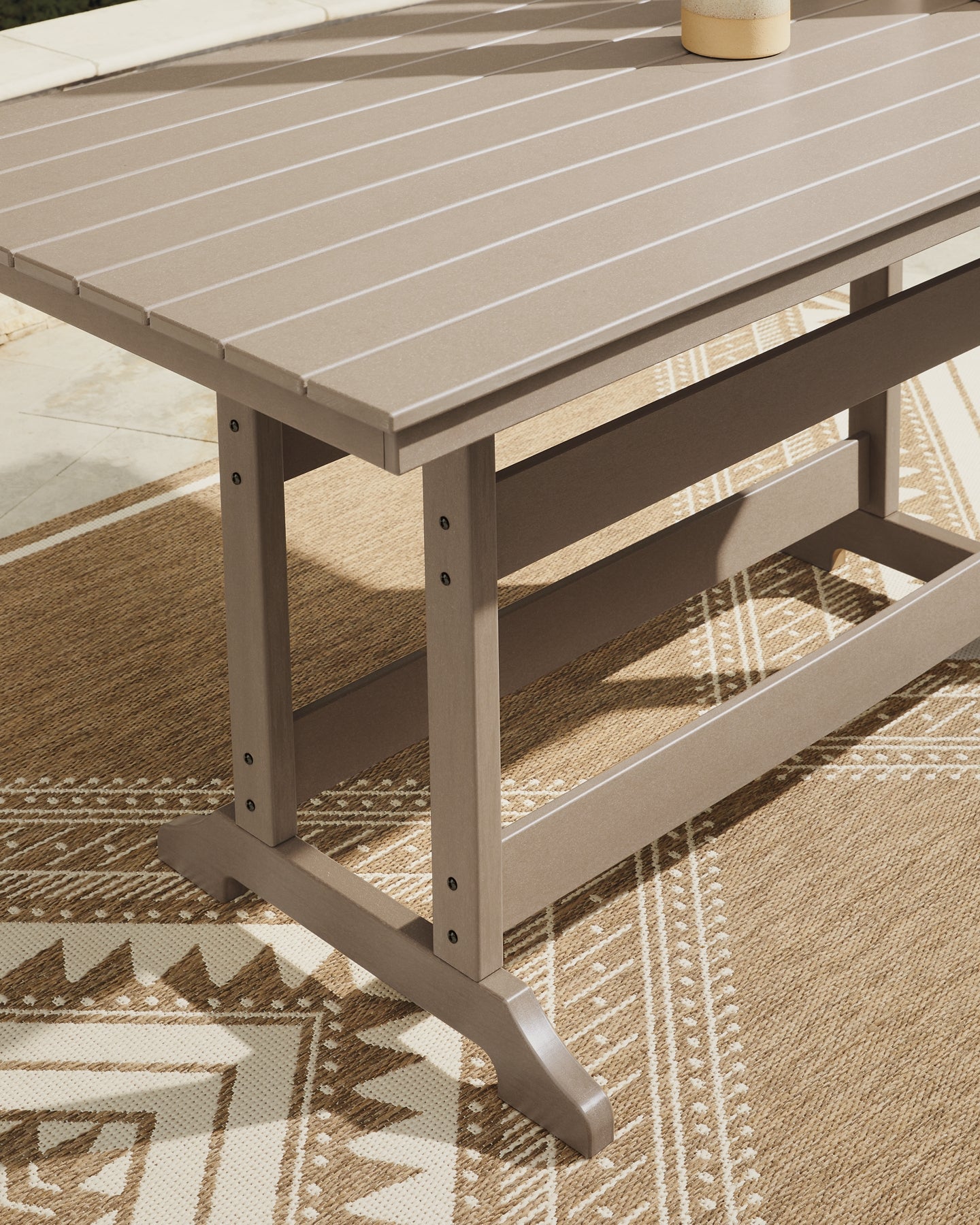 Seacliff Beach RECT COUNTER TABLE W/UMB OPT